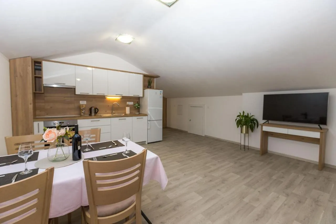 Apartmani Villa Paulo Starigrad Paklenica Apartment