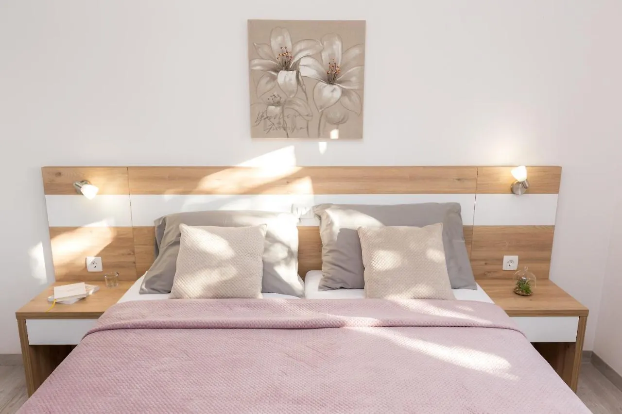 Appartement Apartmani Villa Paulo Starigrad Paklenica Kroatië