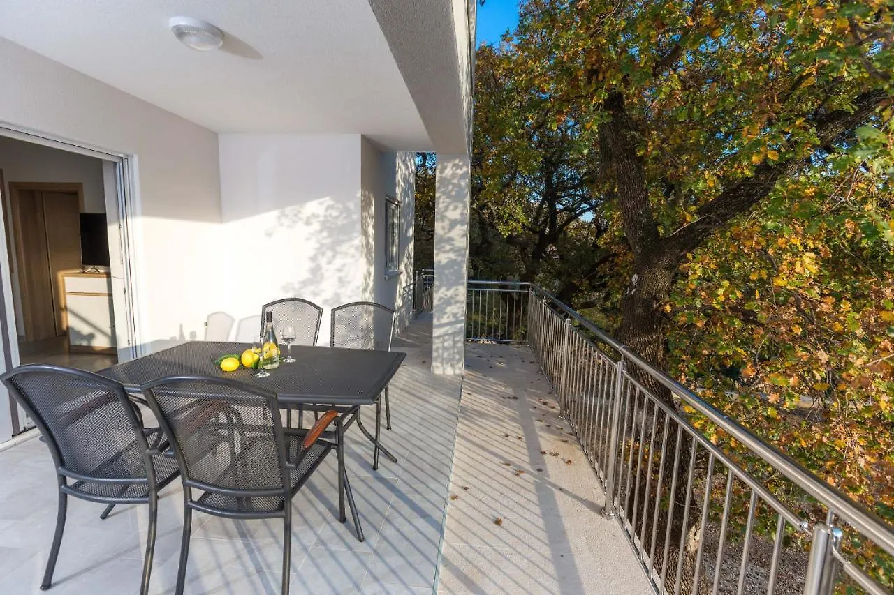 Apartmani Villa Paulo Starigrad Paklenica 0*,