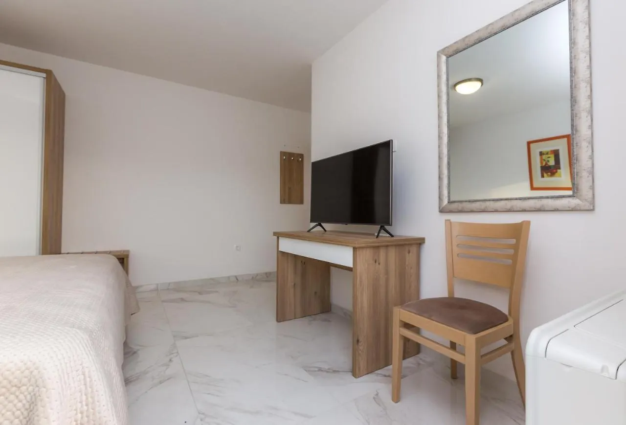 Appartement Apartmani Villa Paulo Starigrad Paklenica