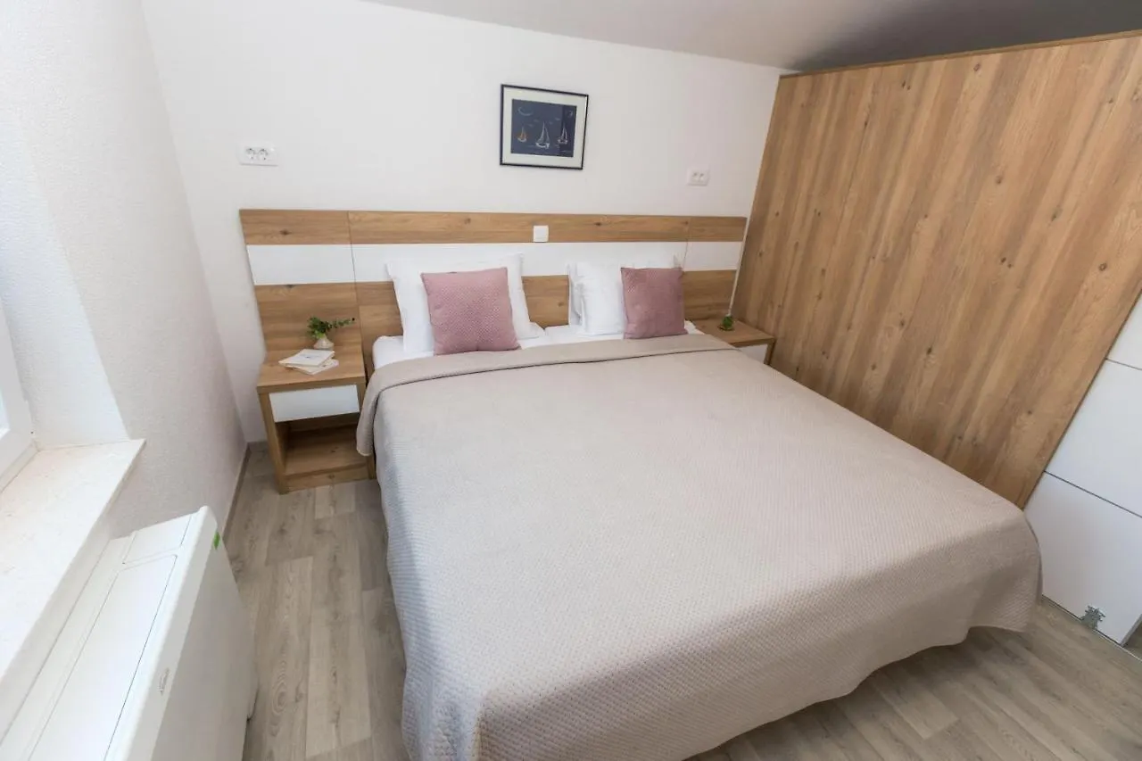 Apartmani Villa Paulo Starigrad Paklenica 0*,  Kroatië