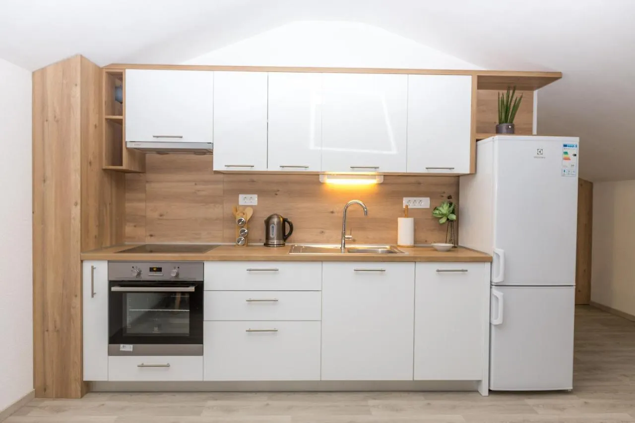 Appartement Apartmani Villa Paulo Starigrad Paklenica Kroatië