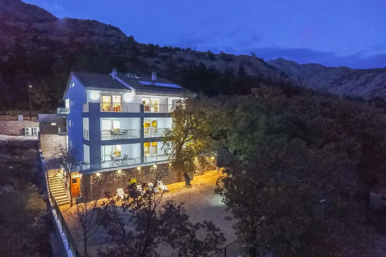 Appartement Apartmani Villa Paulo Starigrad Paklenica Kroatië