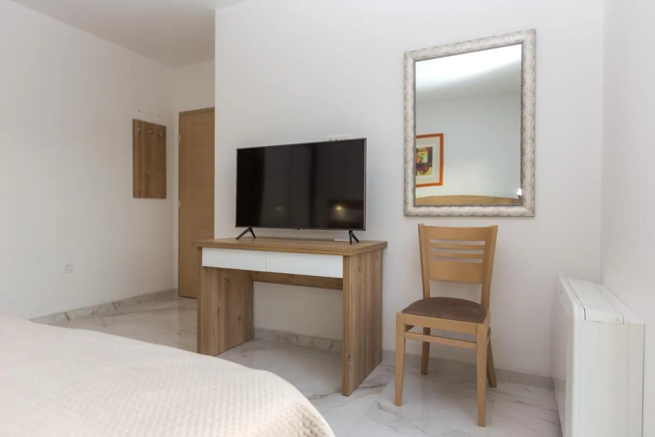 Apartmani Villa Paulo Starigrad Paklenica 0*,  Kroatien